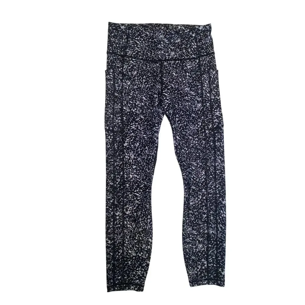 NWOT Athleta Ultimate Stash 7/8 Tight Size Medium